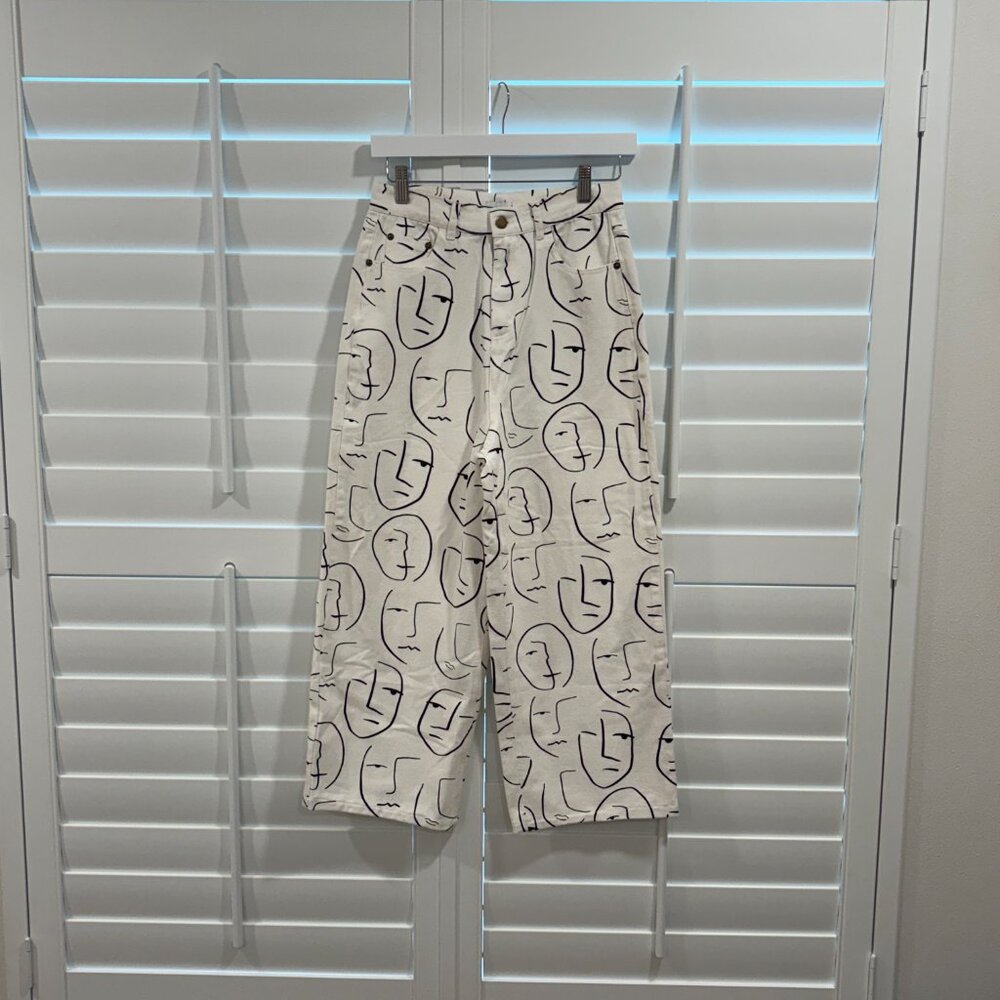 Shekou "Little Things" white denim jeans with a black abstract face print - Picture 4 of 9